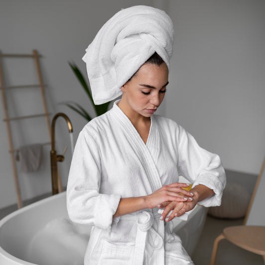 Intensive hand cream for silky skin, sandalwood - 270 ml